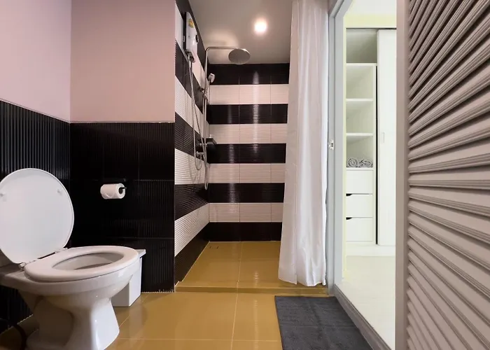 아파트 Baan Khun Pra No4 Duplex 3br 방콕